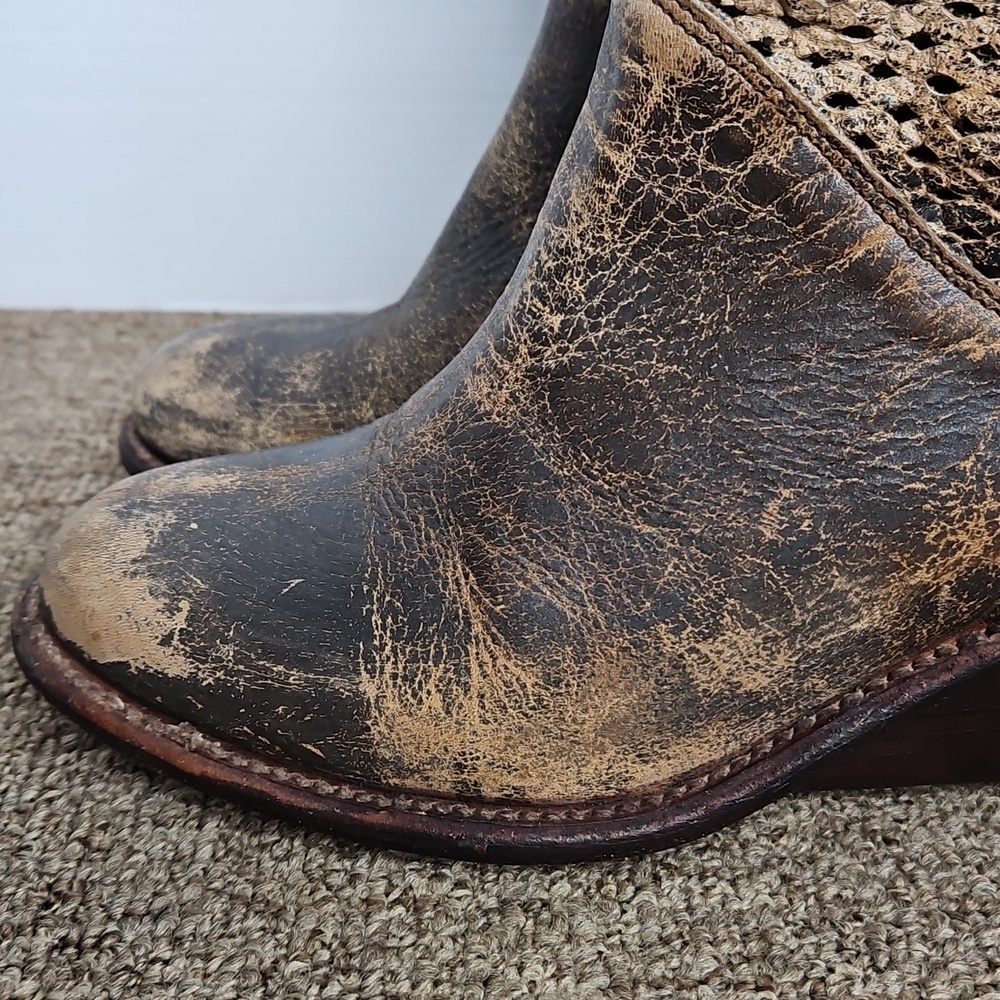 Bed Stu Cobbler Distressed Ankle Wedge Boots Cutout Leather Sz 7 Womens - Picture 5 of 12